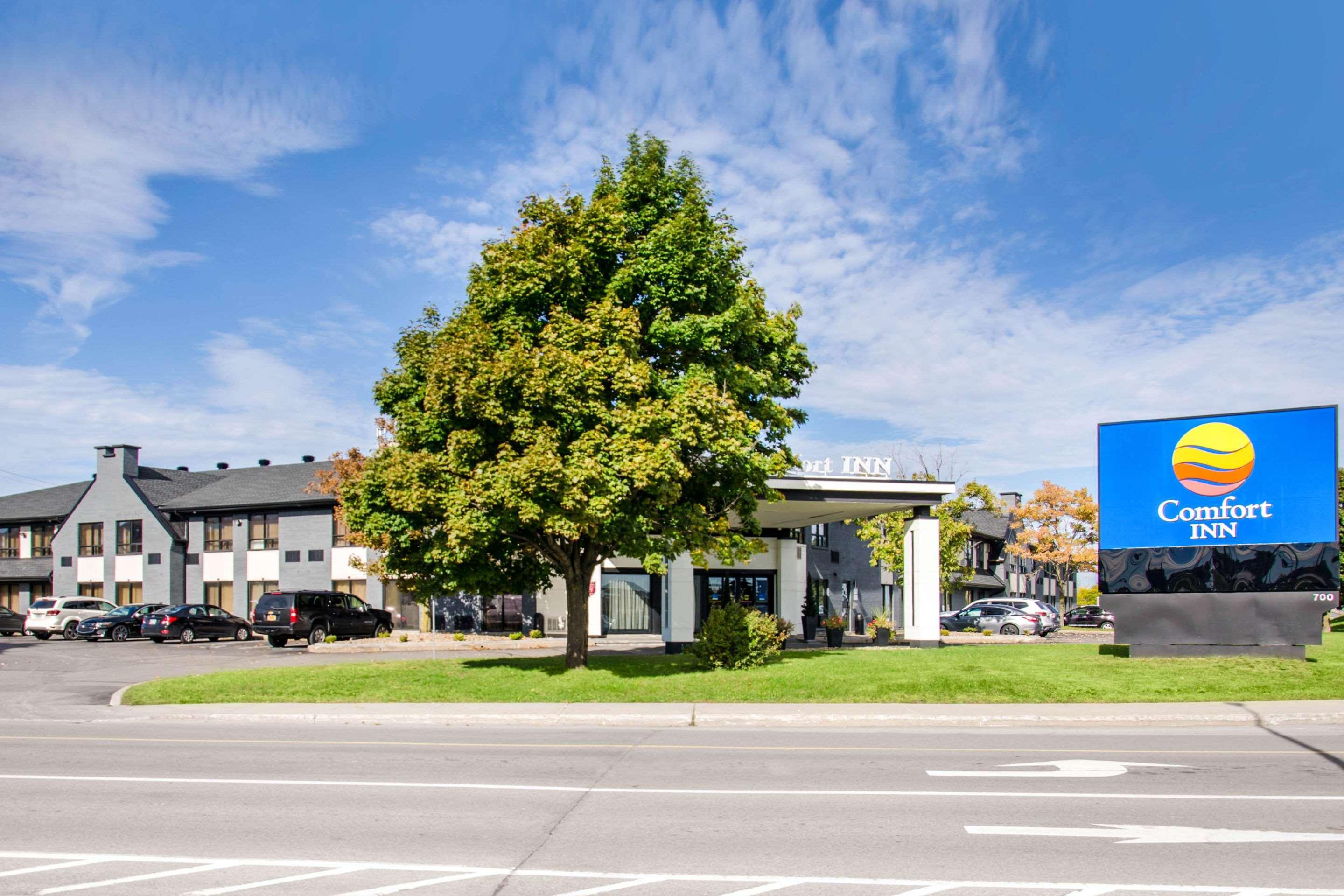 Comfort Inn Montreal Airport Pointe-Claire Exterior photo